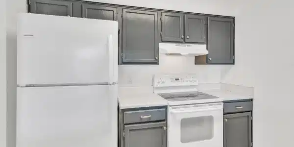 Image 2: Kitchen