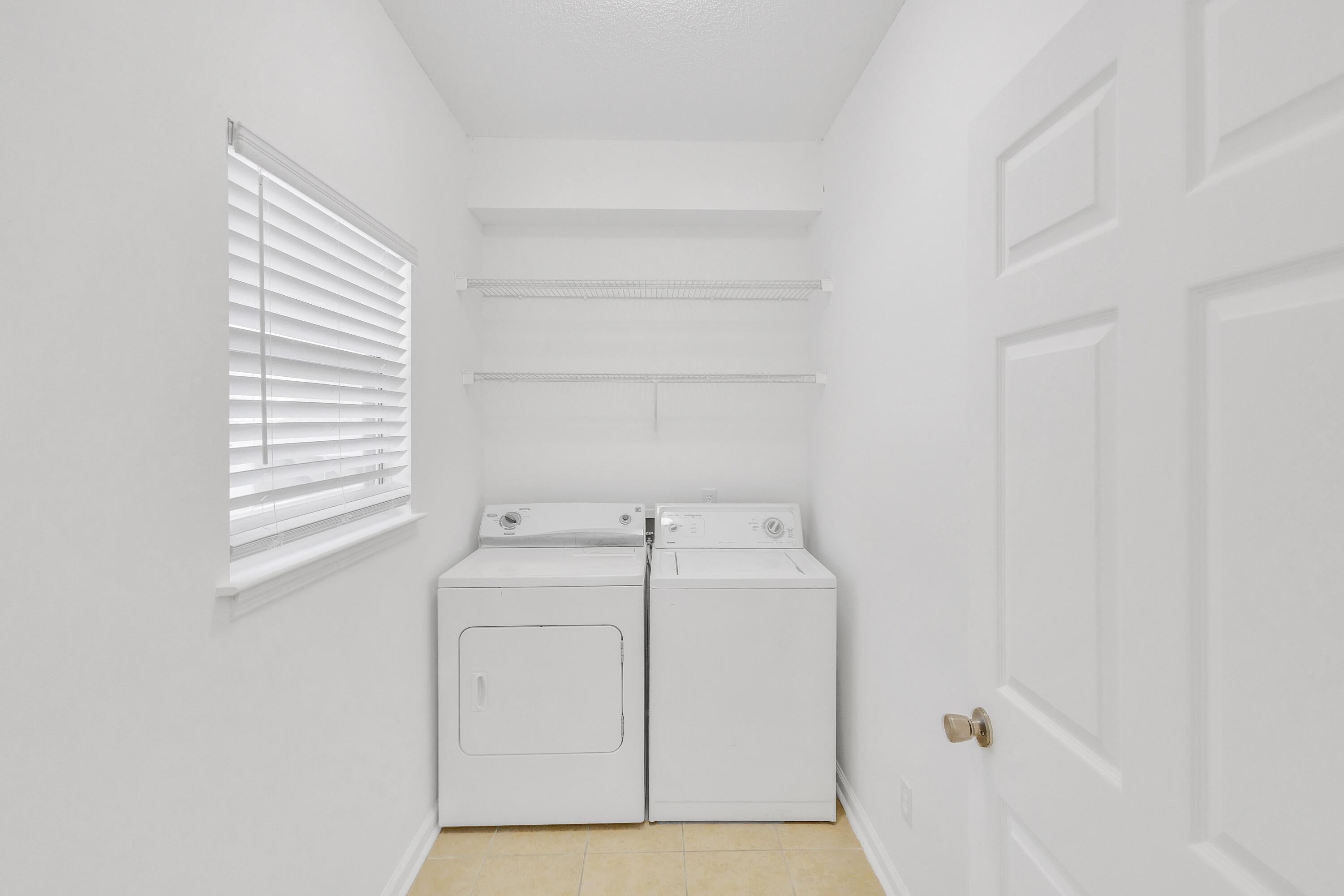 Image 4: Laundry