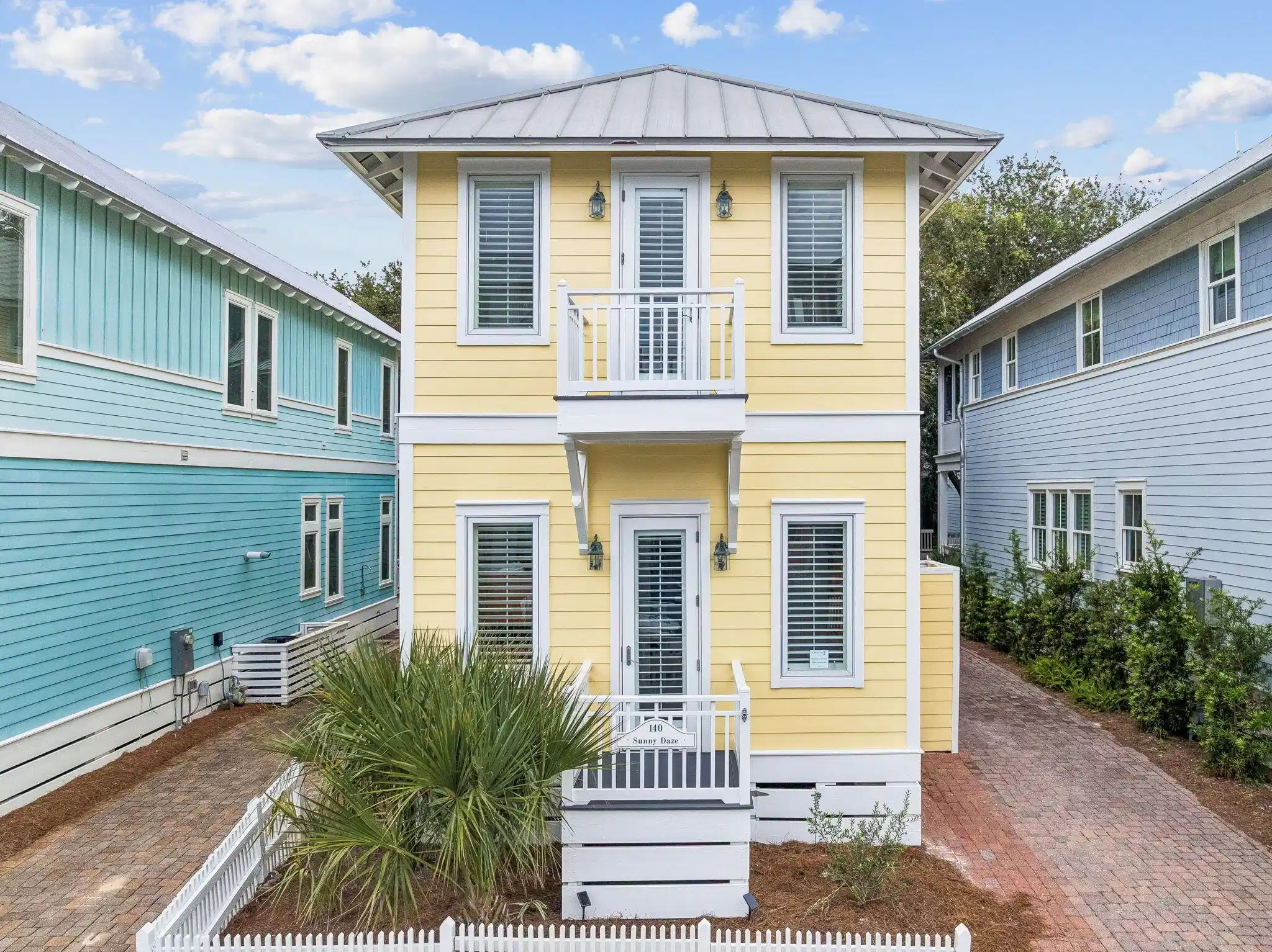Image 1: 140 Parkshore Drive | Carillon Beach