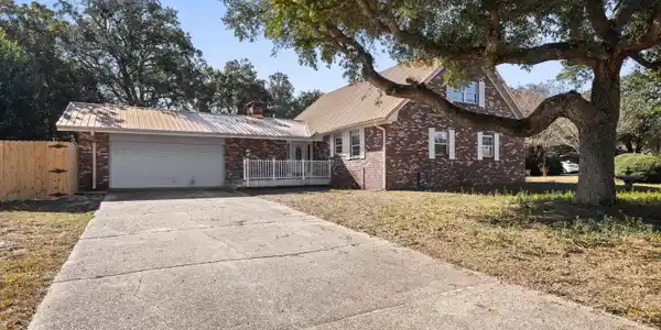 9 Elkwood Court