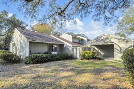 800 Bay Drive