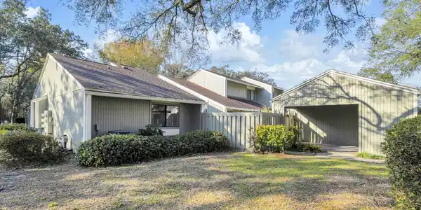 800 Bay Drive
