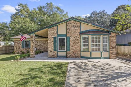 408 Larkspur Court