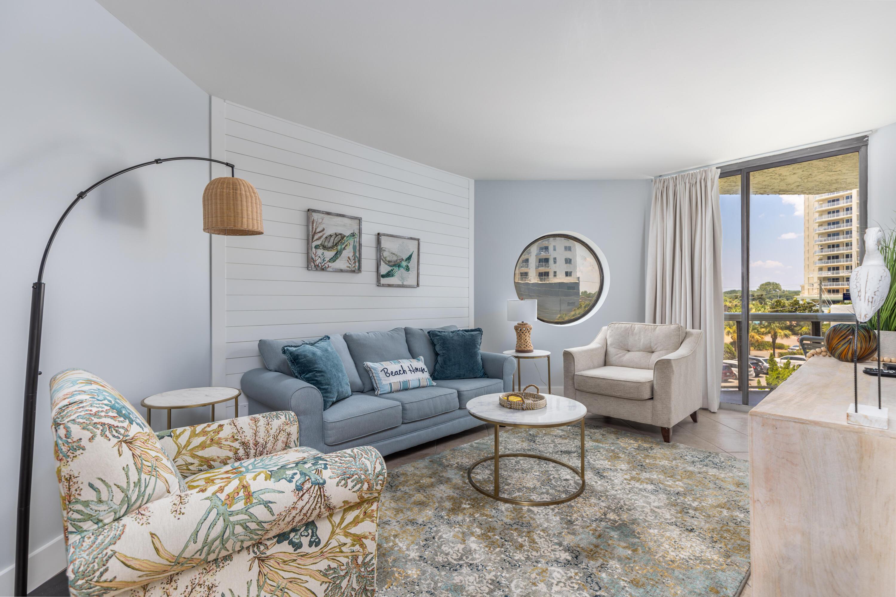 Image 3: Living Room