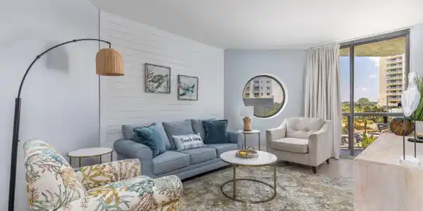 Image 3: Living Room