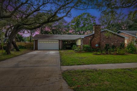 16 NW Oakdale Road