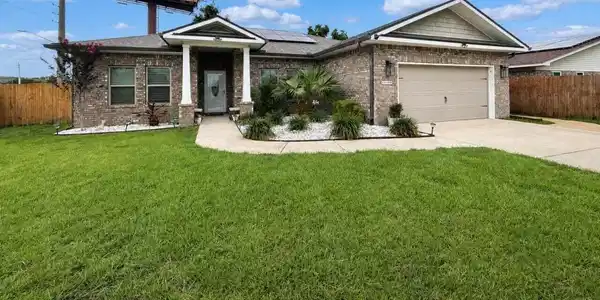 Image 2: 10-exterior_front_of_house_5