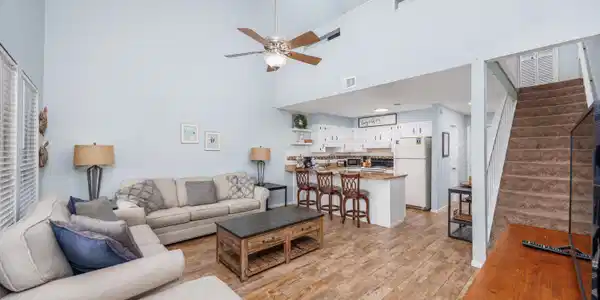 Image 2: 17670 Front Beach rd D8-7