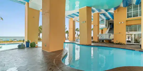 Image 4: Pool
