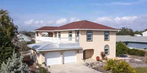 714 Gulf Aire Drive