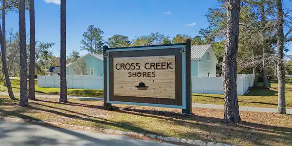 Image 3: Cross Creek shores sign