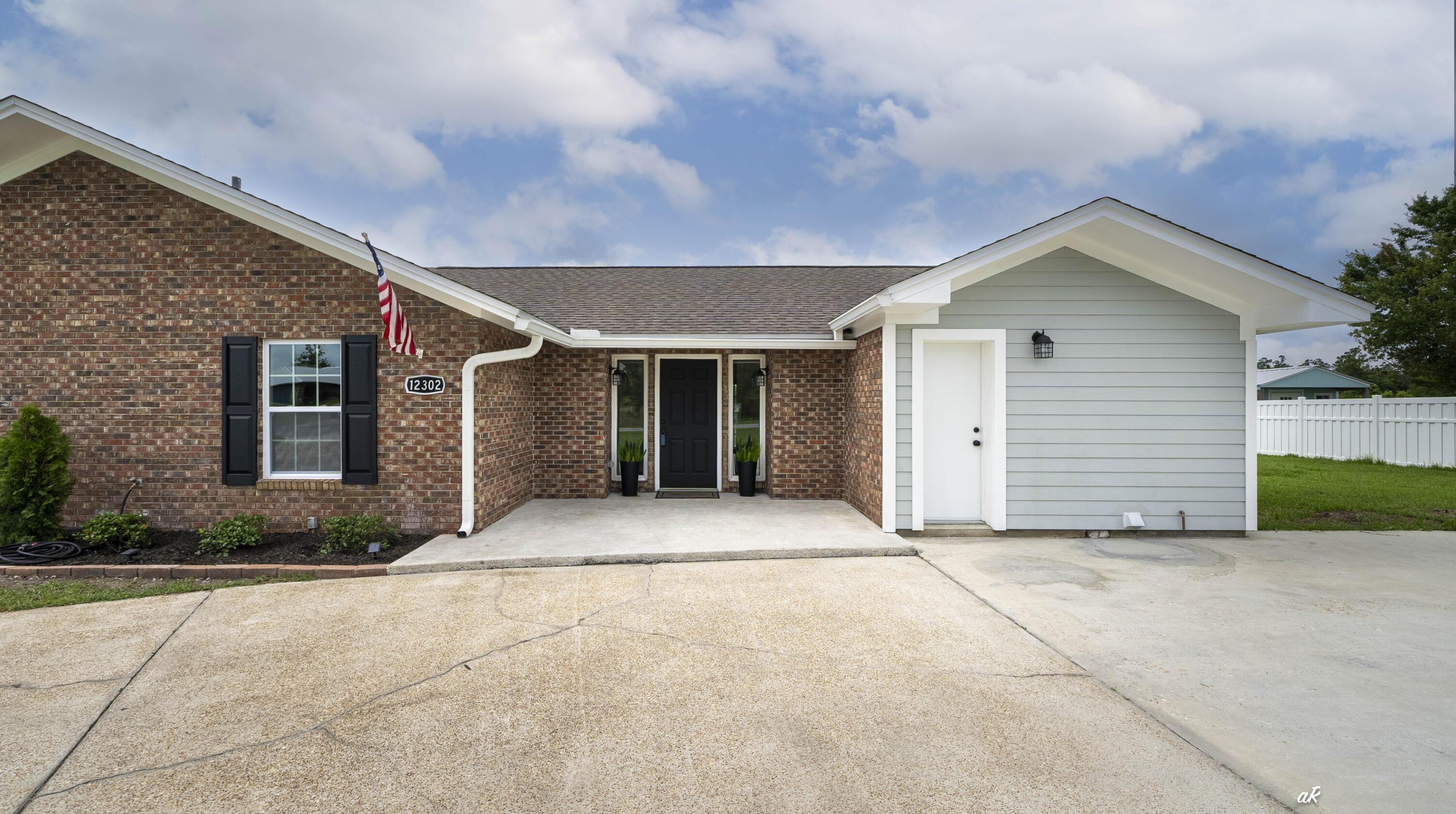 Image 1: Front Entry