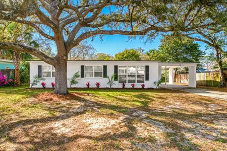 40 NE Laurie Drive