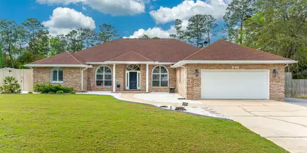 642 W Kilcullen Drive