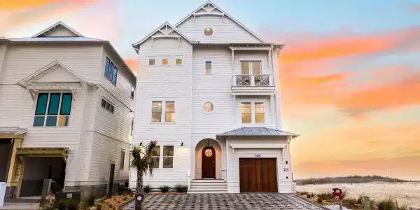 5939 Gulf Drive