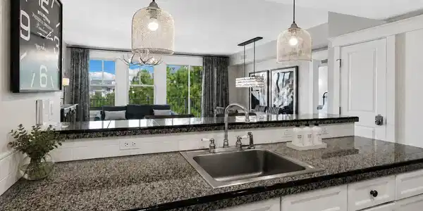 Image 3: Kitchen