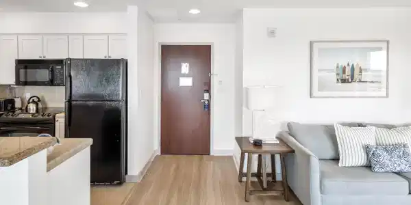 Image 4: Entry