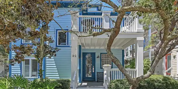 32 S Ryan Street