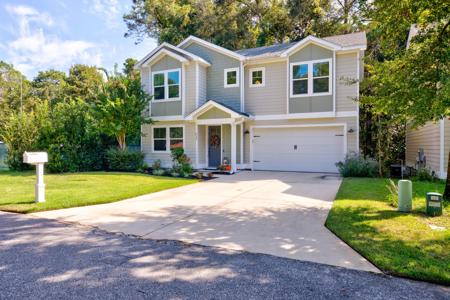 527 Maple Avenue