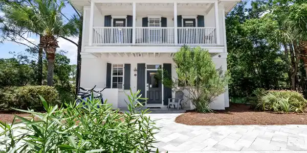 Image 4: Barefoot Bungalow