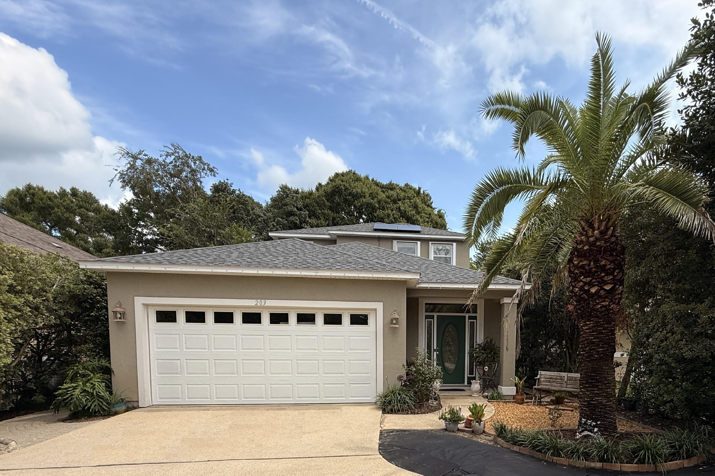 Image 1: 4BR/2.5BA 2319sf Home in Central FWB!