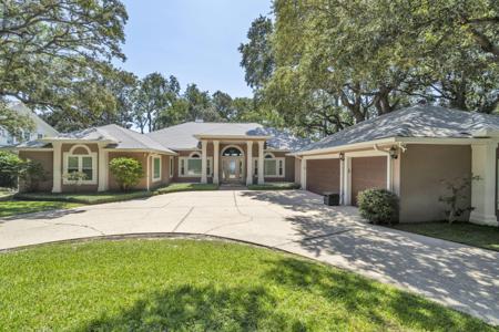 809 E Miracle Strip Parkway