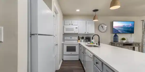 Image 3: 2830 Scenic Gulf Dr Unit 221-3