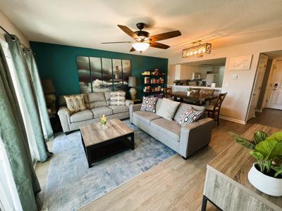 895 Santa Rosa Boulevard