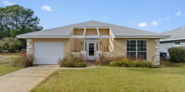 120 Hibiscus Lane