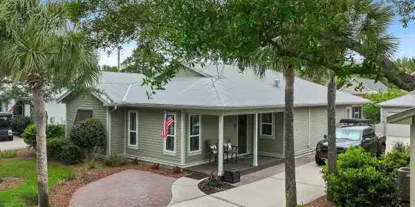 2011 Pine Island Circle