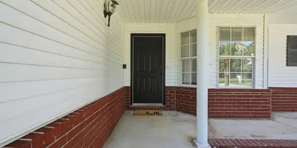 Image 4: Front door