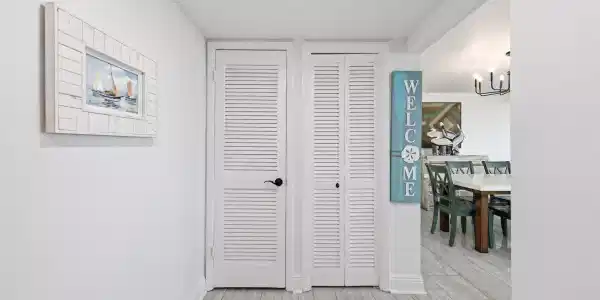 Image 3: 4-web-or-mls-900-gulf-shore-dr-3061