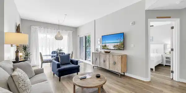 Image 3: Living Area