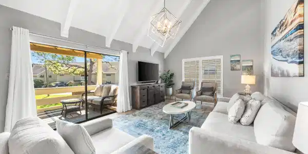 220 N Driftwood Bay