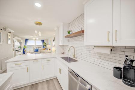 670 Nautilus Court