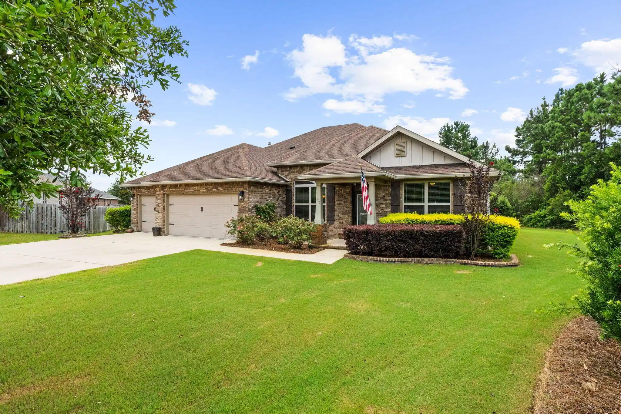 Image 1: 3-web-or-mls-FDP05408