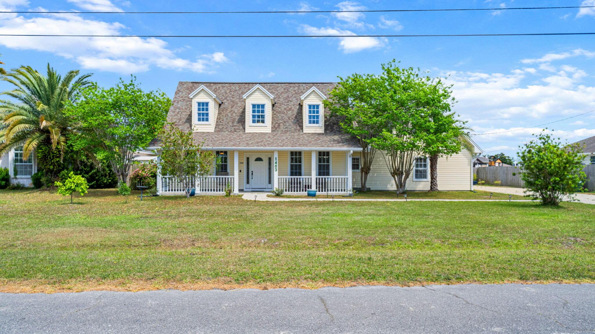Image 1: 1403 New Jersey Ave, Lynn Haven, FL