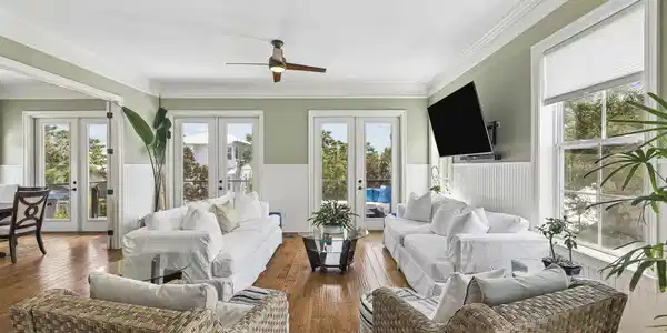 Image 4: 123 Grande Pointe Dr