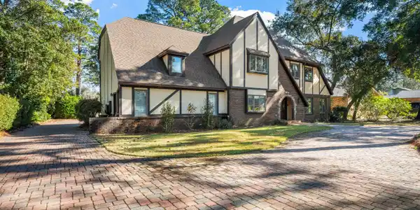 1009 E Troon Drive