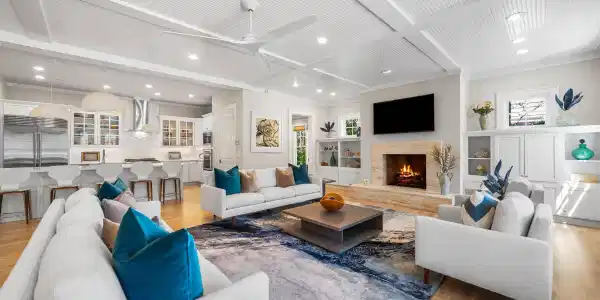23 S Founders Lane