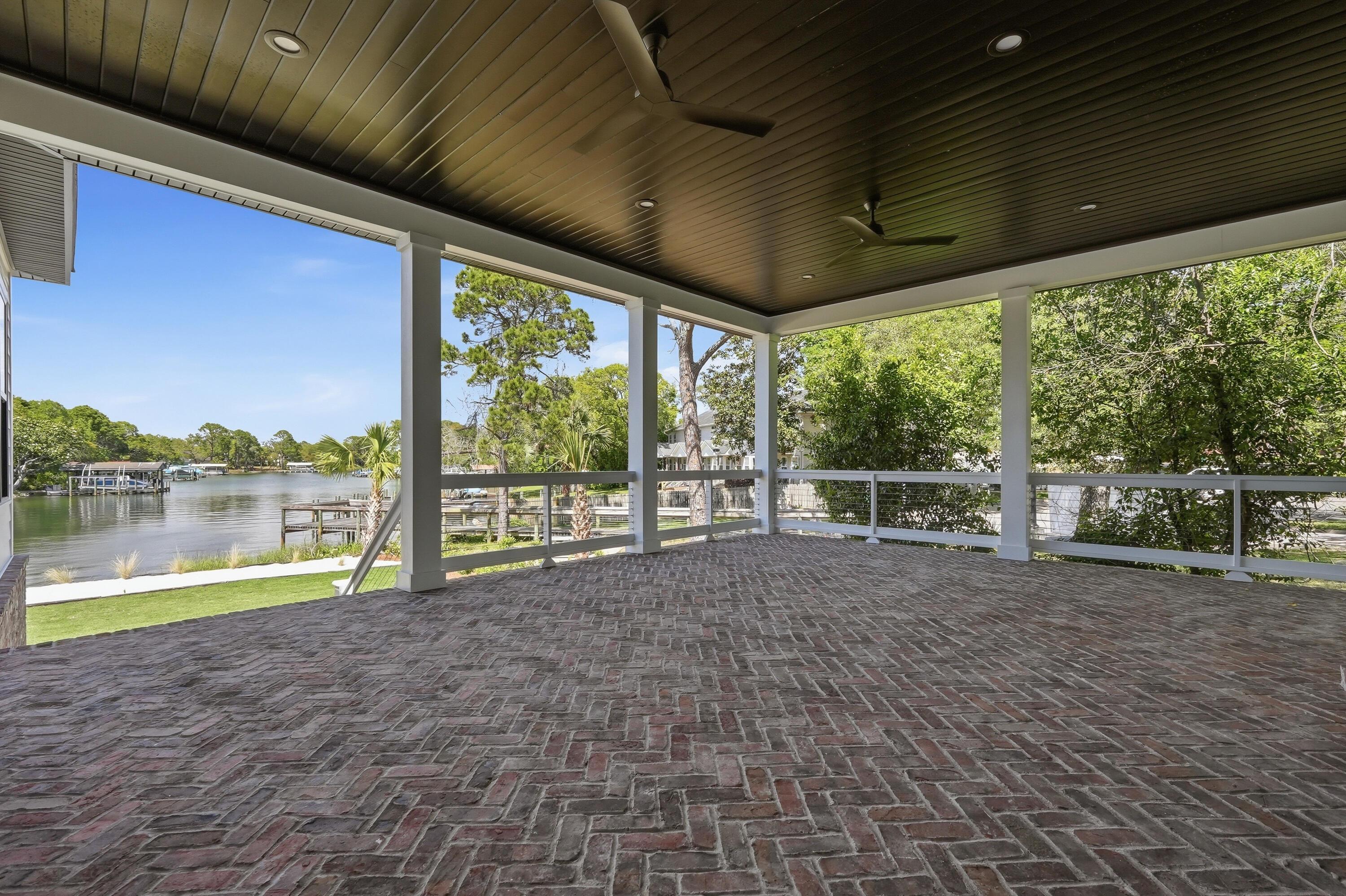 Image 4: 8 yacht club-65