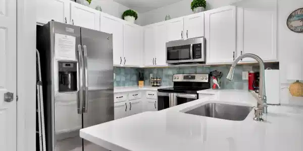 Image 2: 2213kitchen-1-2