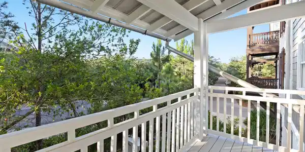 Image 4: balcony