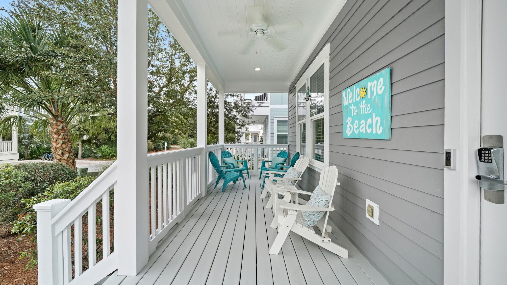 Image 4: Large porch