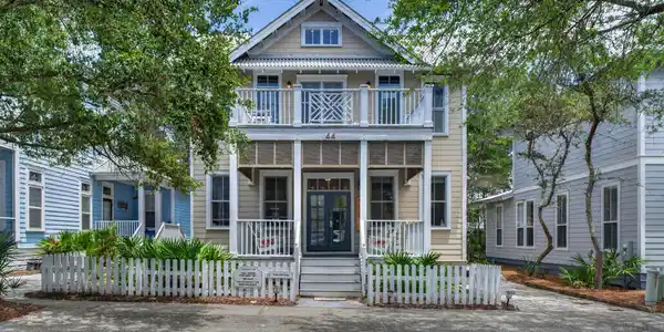 44 N Ryan Street