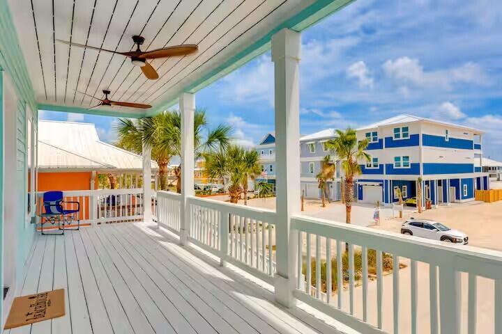 Image 2: Front Deck
