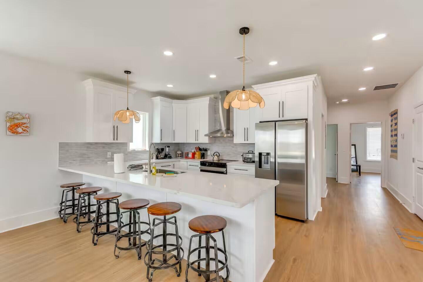 Image 3: Kitchen