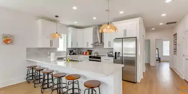 Image 3: Kitchen