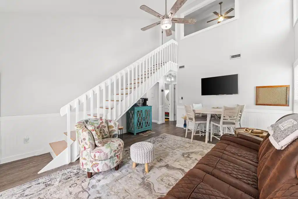 Image 1: 3-web-or-mls-PANHANDLE - 17462 FRONT BEA