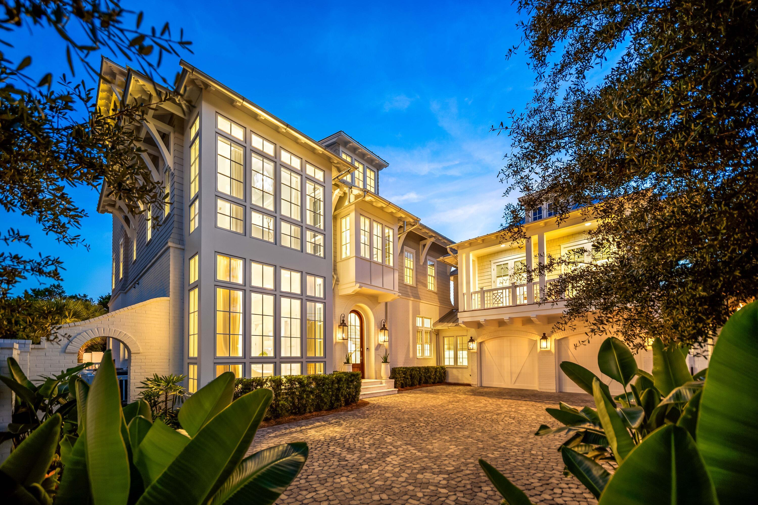 Image 4: Front of Home